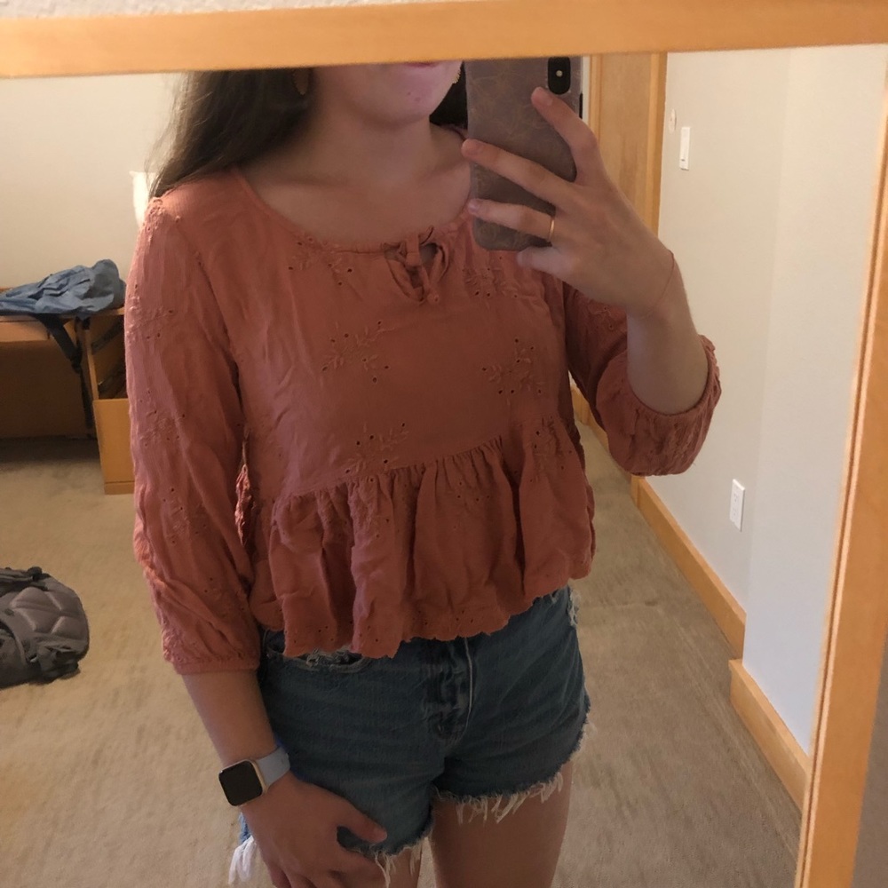 Hollister Babydoll Pink Shirt Size Small Flower Embroidery